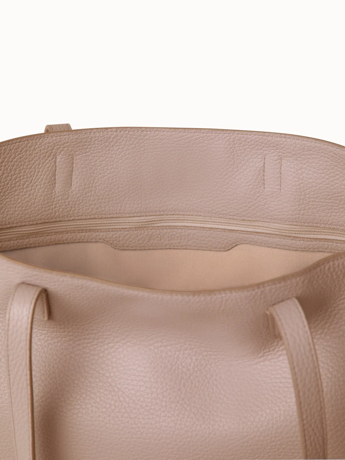 Ai Medium Shoulder Tote