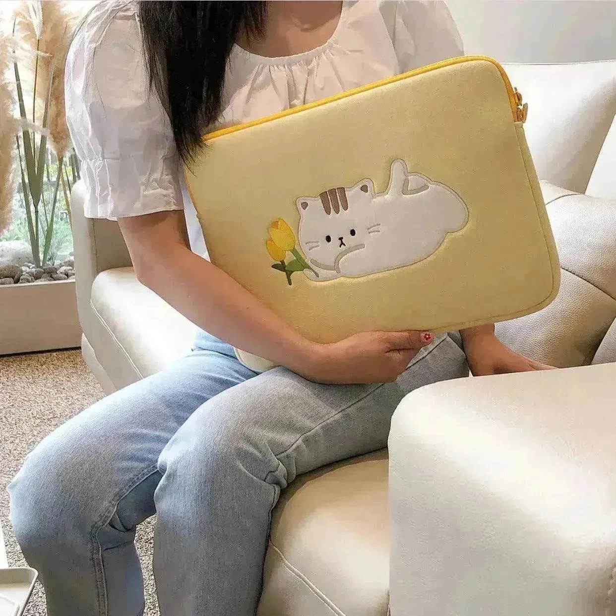 Cute Tulip Kitten Laptop & Tablet Storage Bag