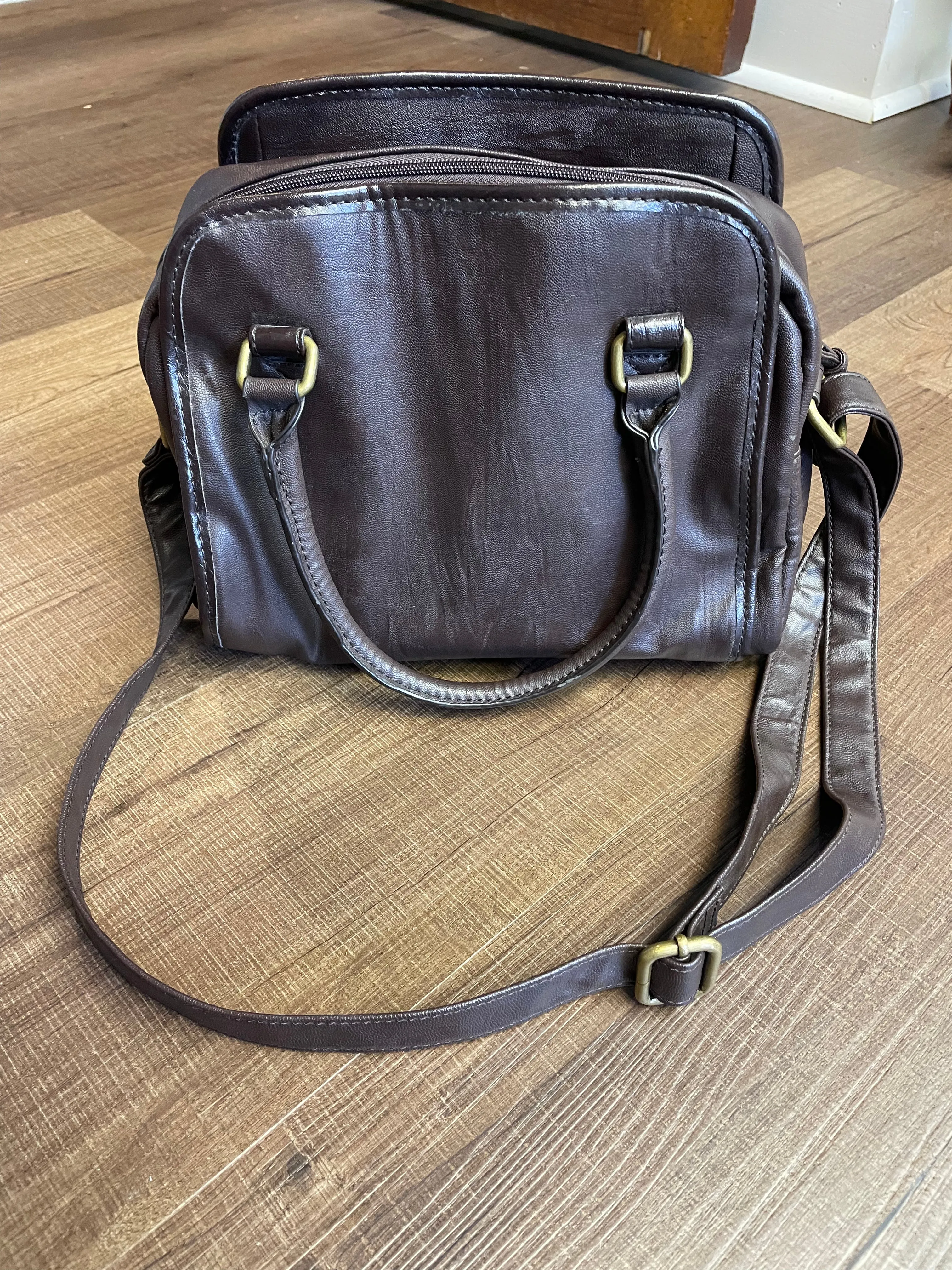 Mariposa Brown Leather Crossbody